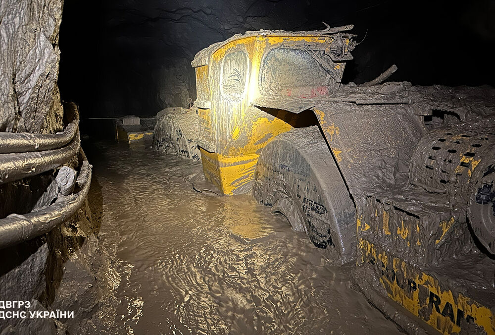 Два тижні тривала рятувальна операція в українській шахті, де стався прорив пульпи: загинули 2 шахтарі