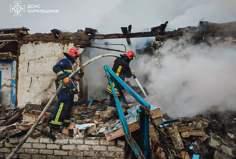 Женщина и двое детей пострадали в результате российской атаки на жилой сектор в Харьковской области