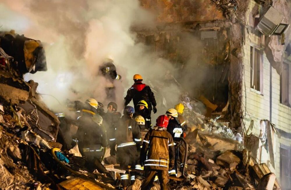 Возросло число жертв ракетного удара по многоэтажному дому в Днепре 
