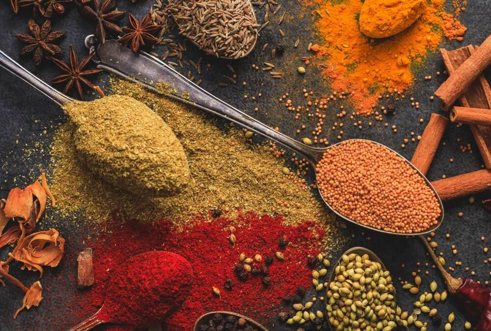 Які спеції додати у вівсянку, щоб прискорити обмін речовин та допомогти травленню