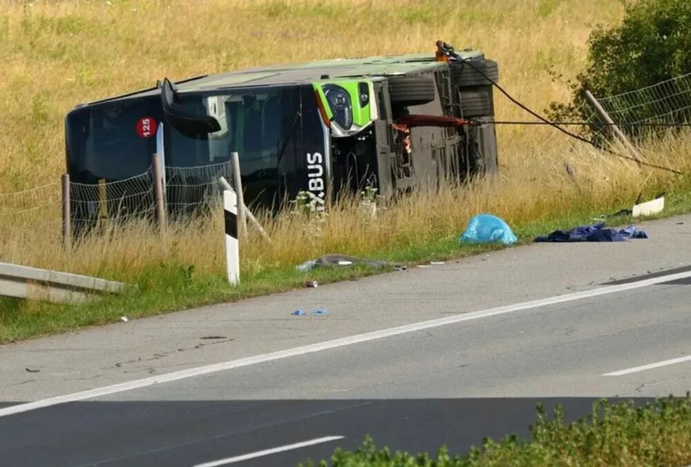 В Германии перевернулся туристический автобус с украинцами: четверо пострадавших