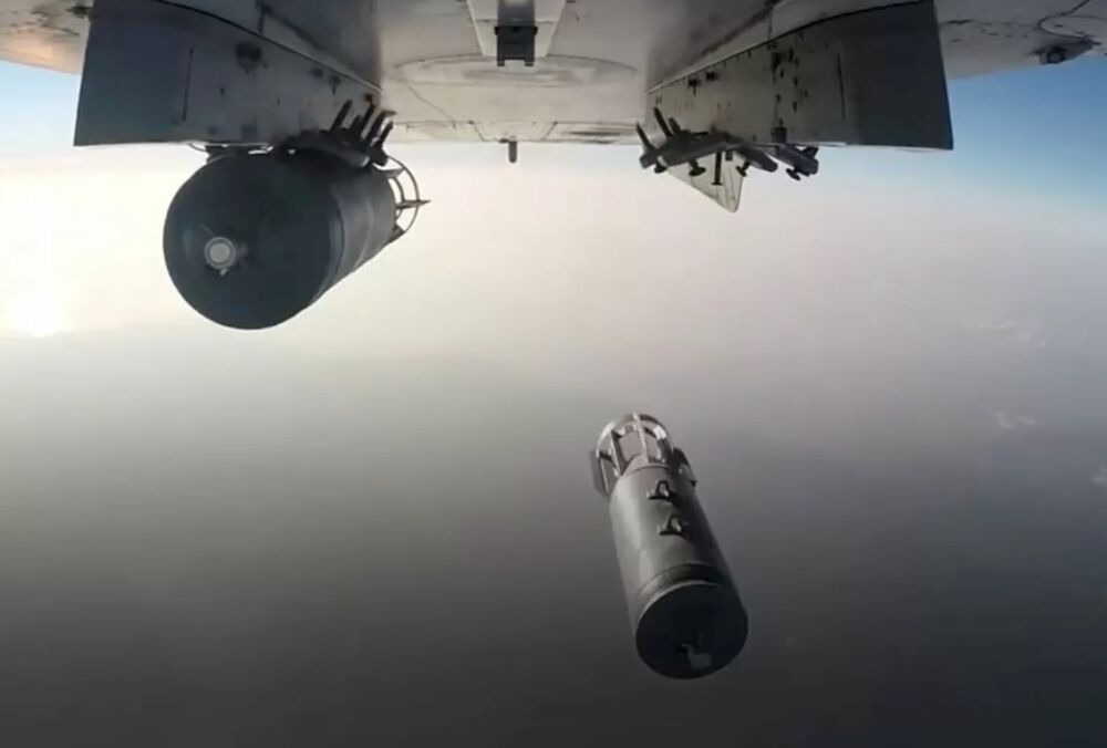 Росіяни скинули КАБ на село на Харківщині: є загиблі та поранені