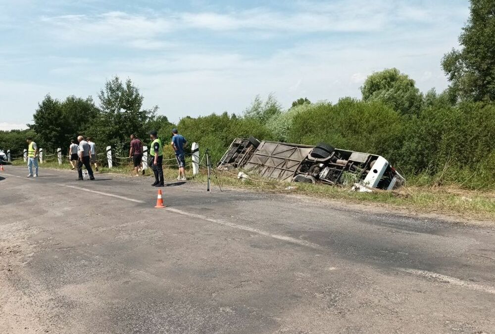 Автобус з прочанами перекинувся на Тернопільщині: зросла кількість постраждалих