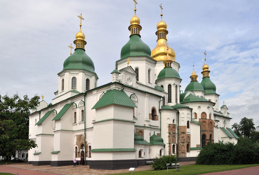 Незважаючи на війну, в Україні хочуть виділити 80 млн грн на оновлення куполів Софії Київської. Незважаючи на війну, в Україні хочуть виділити 80 млн грн на оновлення куполів Софії Київської.