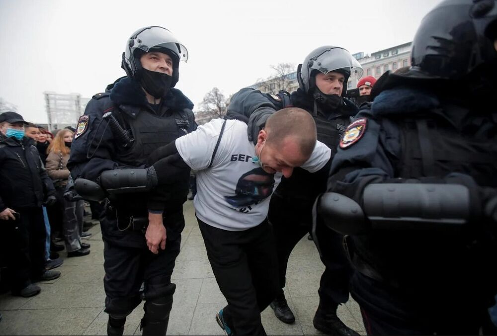 Полицейских Москвы вызвали по тревоге на фоне вероятного митинга противников мобилизации 