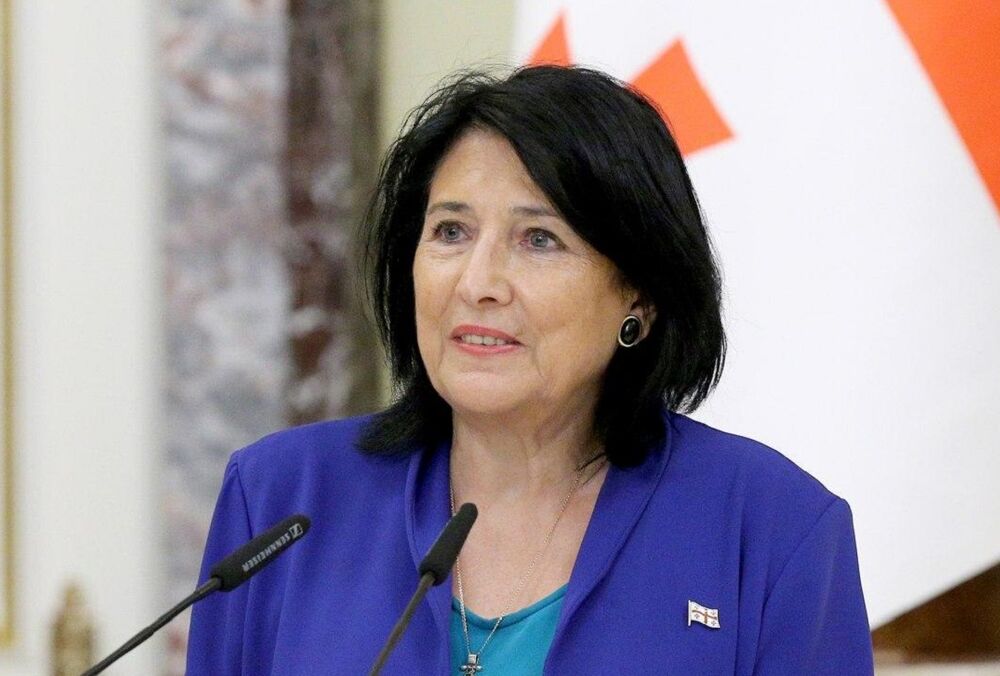 Президент Грузии будет бойкотировать местную авиакомпанию из-за ее полетов в Россию