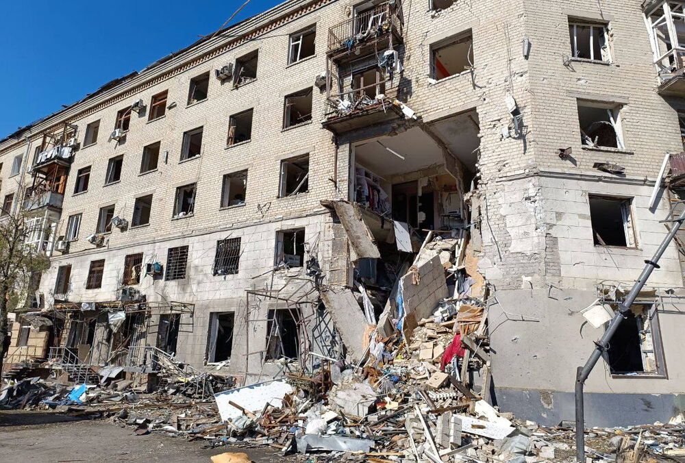 Четверо раненых при обстреле Харькова в тяжелом состоянии: новые кадры