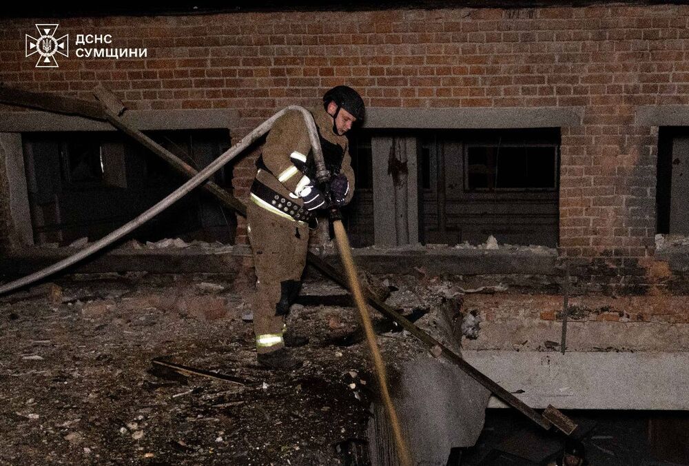 Россияне ударили по жилищному сектору в Сумах