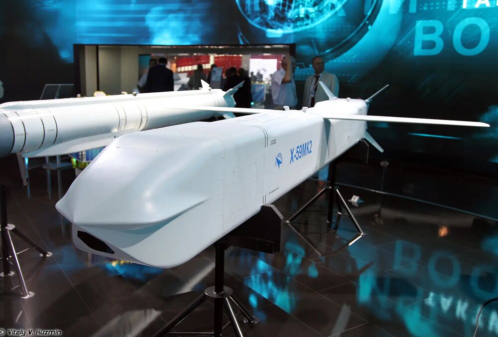 Росіяни вдарили ракетою по житловому району Миколаєва: дитину розірвало на частини