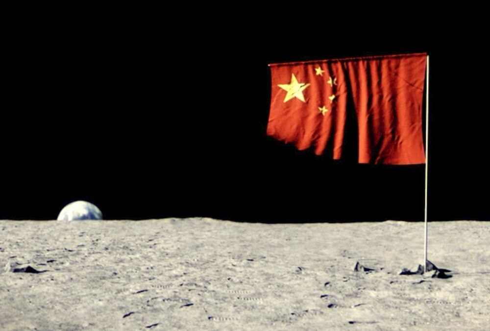 США и СССР больше не одни: на Луне появился флаг третьей страны