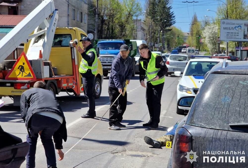  Смертельна аварія у Хмельницькому: водій збив військових та поліцейську