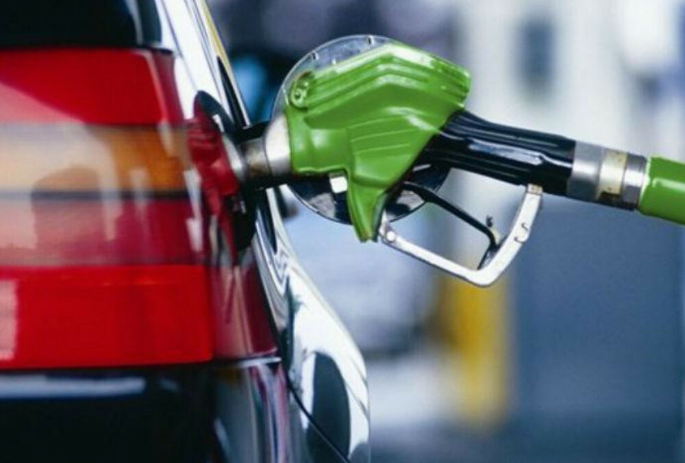 В Украине изменили среднюю цену бензина В Украине изменили среднюю цену бензина