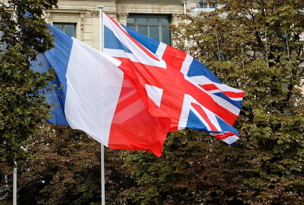 Франція та Британія відреагували на рішення Трампа зупинити військову допомогу Україні