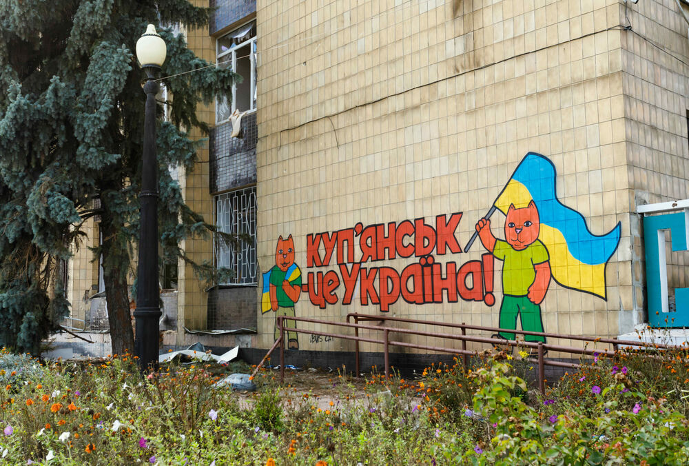 Россияне разбомбили кафе в Купянском районе: есть погибшие