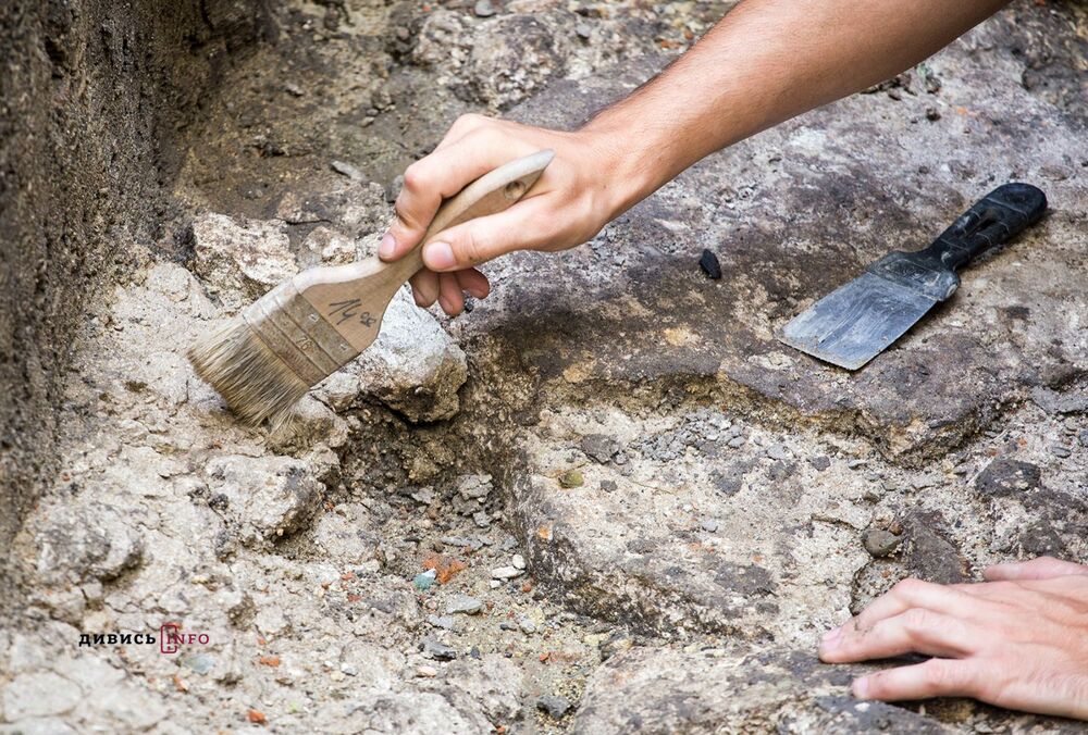 ”Черный археолог” нашел клад III века в Украине и незаконно продал его на аукционе