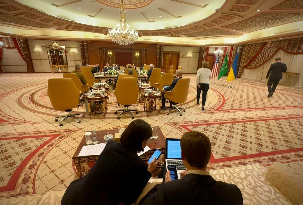 Стало известно, на каких условиях США возобновили помощь Украине 