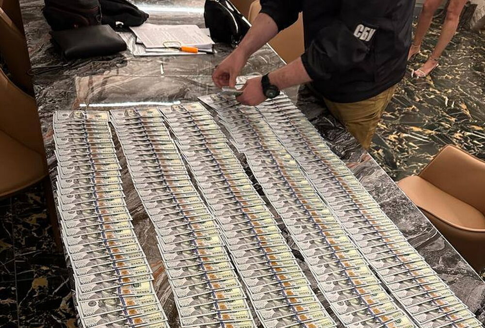 Обіцяв відмазати від екстрадиції: на хабарі у $50 тисяч затримано народного депутата