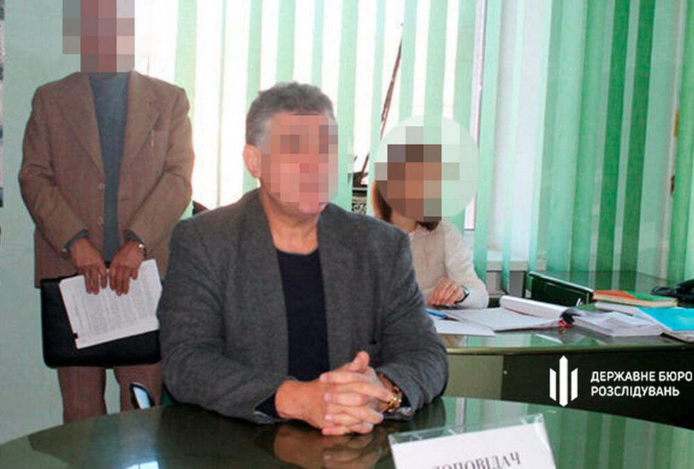 ДБР провело обшуки у зрадника з команди Сальдо, який тікаючи, втратив ”подарунок” від Путіна