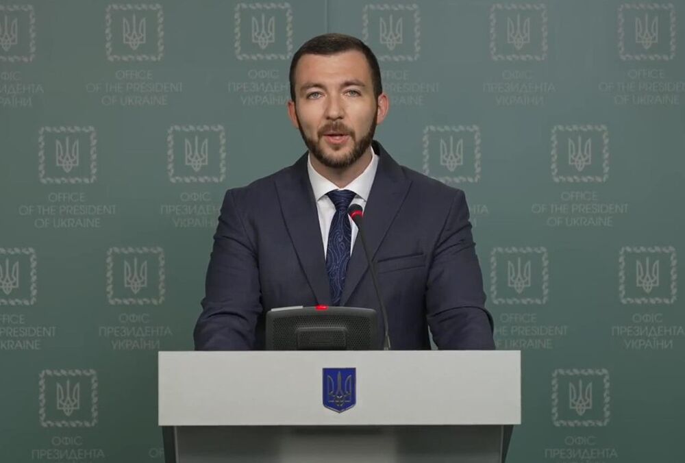 Спікер Зеленського прокоментував початок кампанії з відставки Разумкова