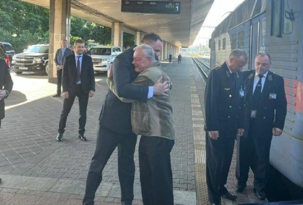 Келлог приїхав в Україну з тривалим візитом