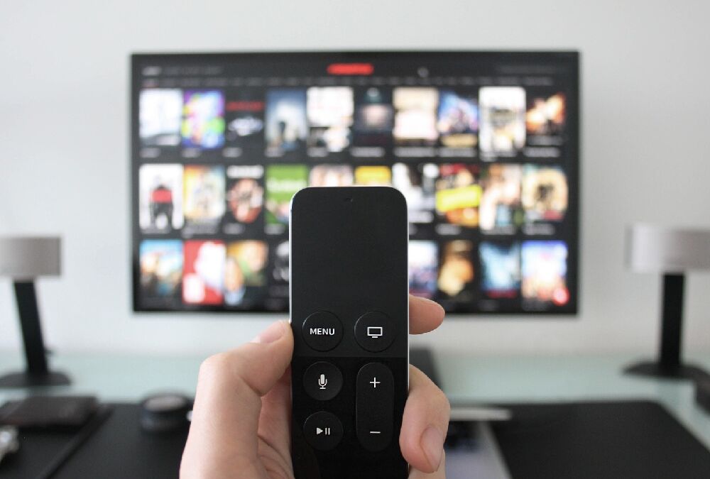 Украинские телеканалы оказались под угрозой санкций из-за языкового закона