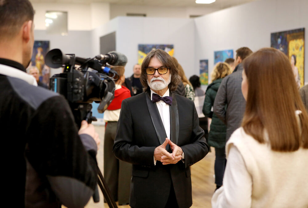 ”Пробудження у мудрості”: у Києві відкрилась виставка картин заслуженого художника України Юрія Нагулка