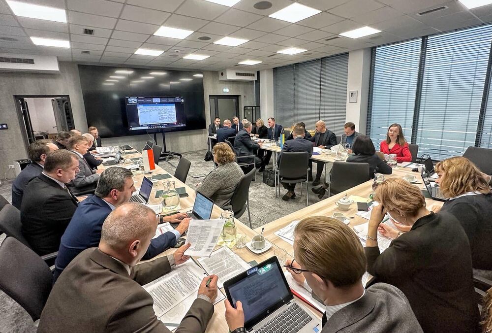 Україна та Польща розпочали переговори щодо спільного контролю на кордоні