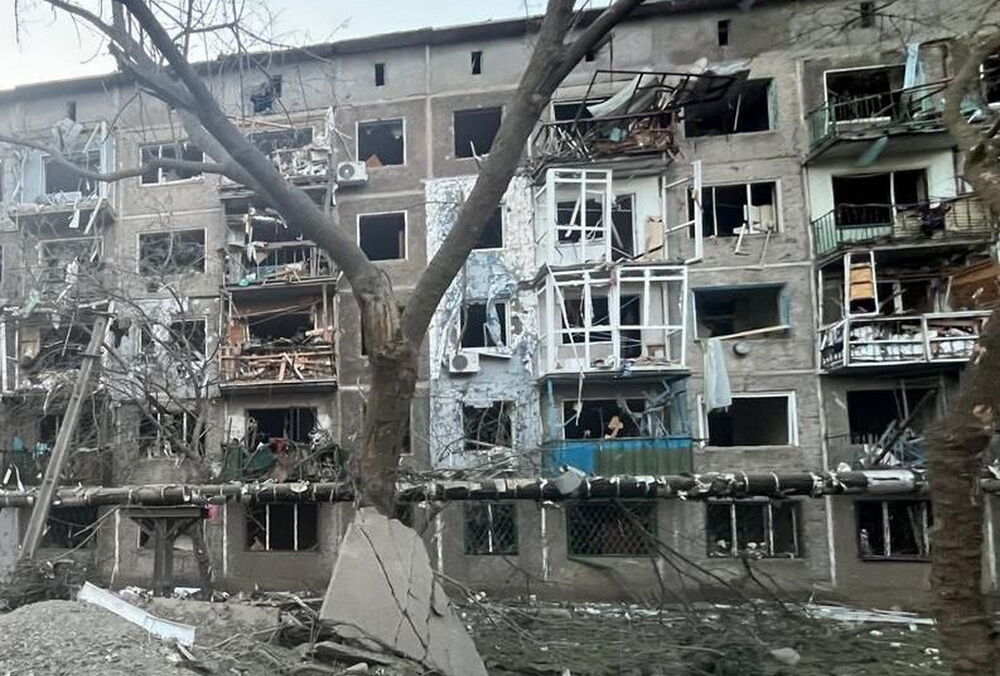 Россияне скинули авиабомбу на жилой квартал в Константиновке: много раненых