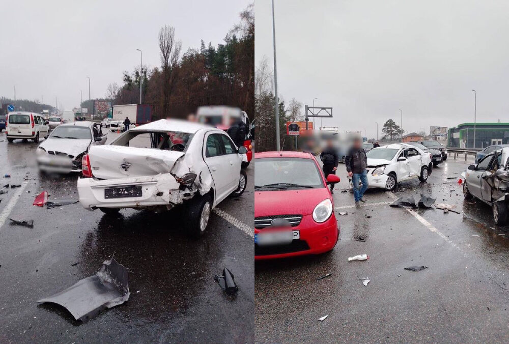 Під Києвом сталася масштабна ДТП за участю автобуса