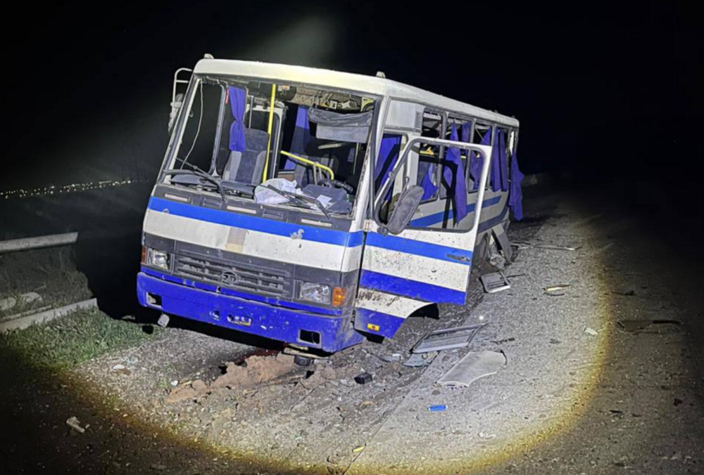 Россияне снова атаковали порт ”Пивденный” под Одессой: горит резервуар