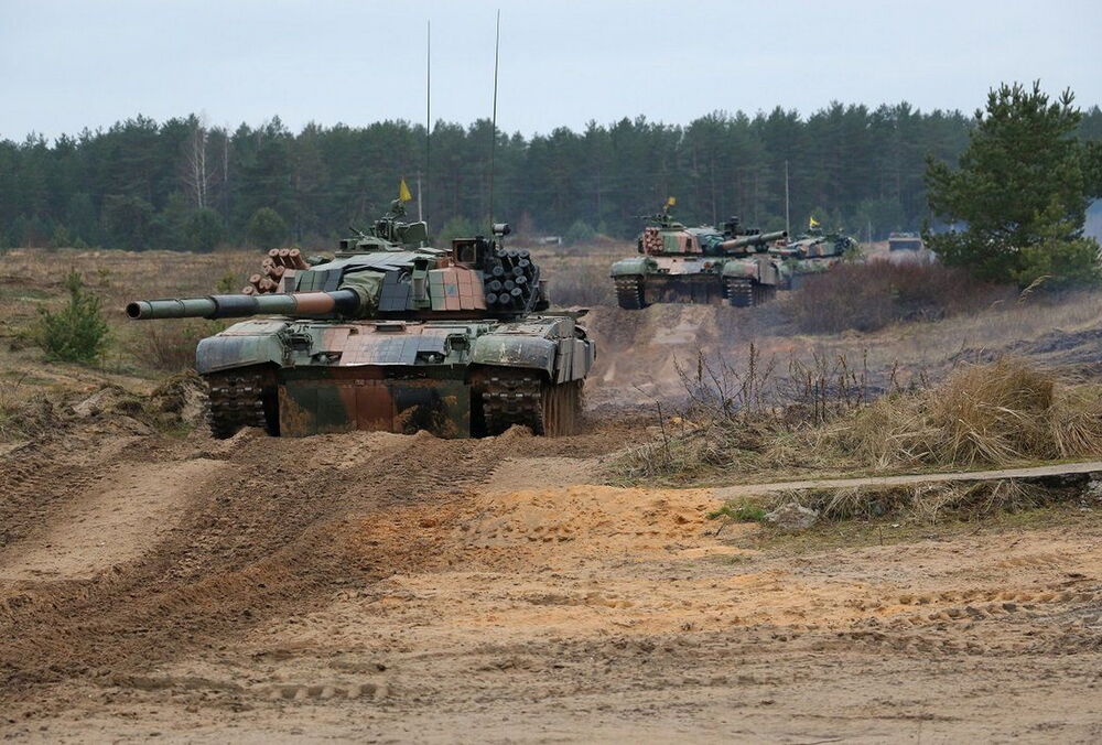 Польша передаст Украине еще 60 модернизированных советских танков