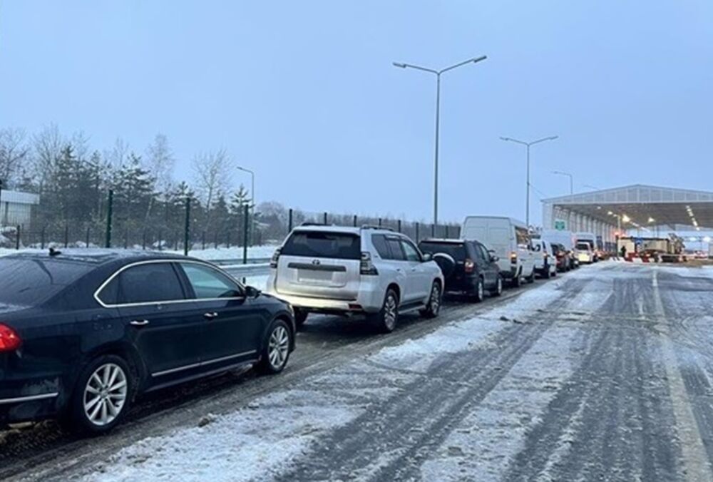 Українців попередили про черги на кордоні з Польщею
