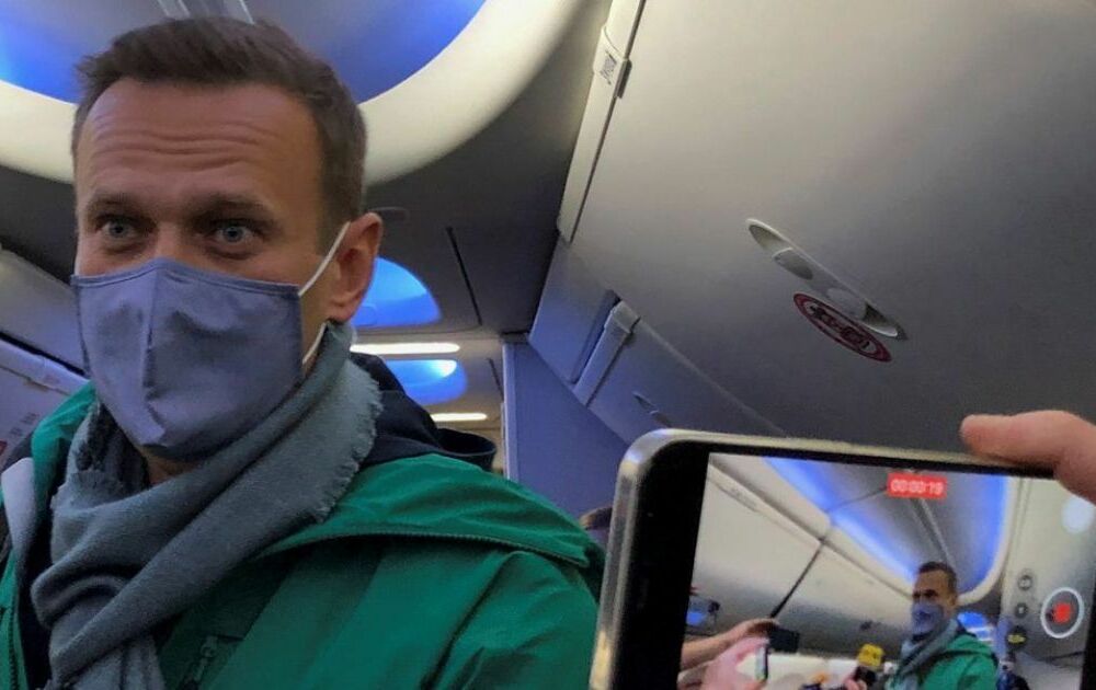 Навального затримали в аеропорту ”Внуково”