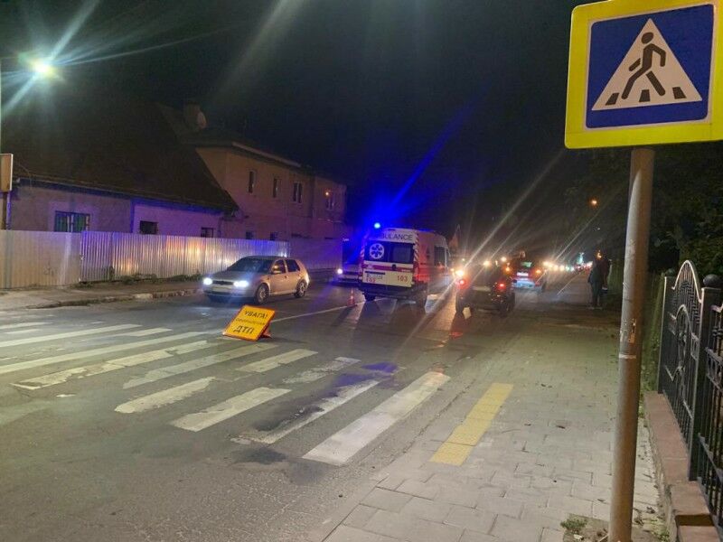 У Львові автомобіль швидкої збив дитину
