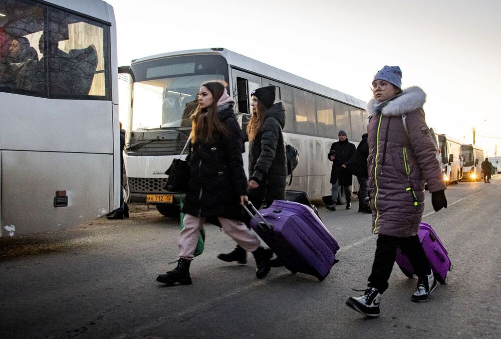 Есть риск остаться без света и воды: жителей Херсонской области просят эвакуироваться 