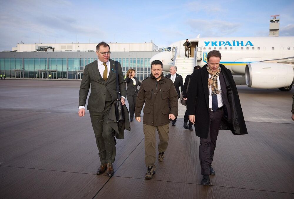 Зеленский начал визит в Германию