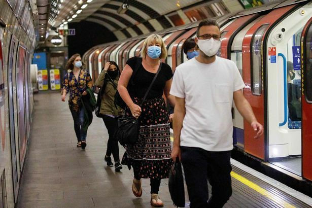 В Китае создали маску, предупреждающую о коронавирусе и вирусе гриппа