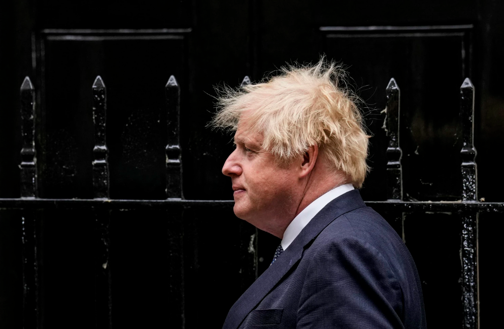 Джонсон прервал отпуск на Карибах, чтобы бороться за кресло премьера Британии