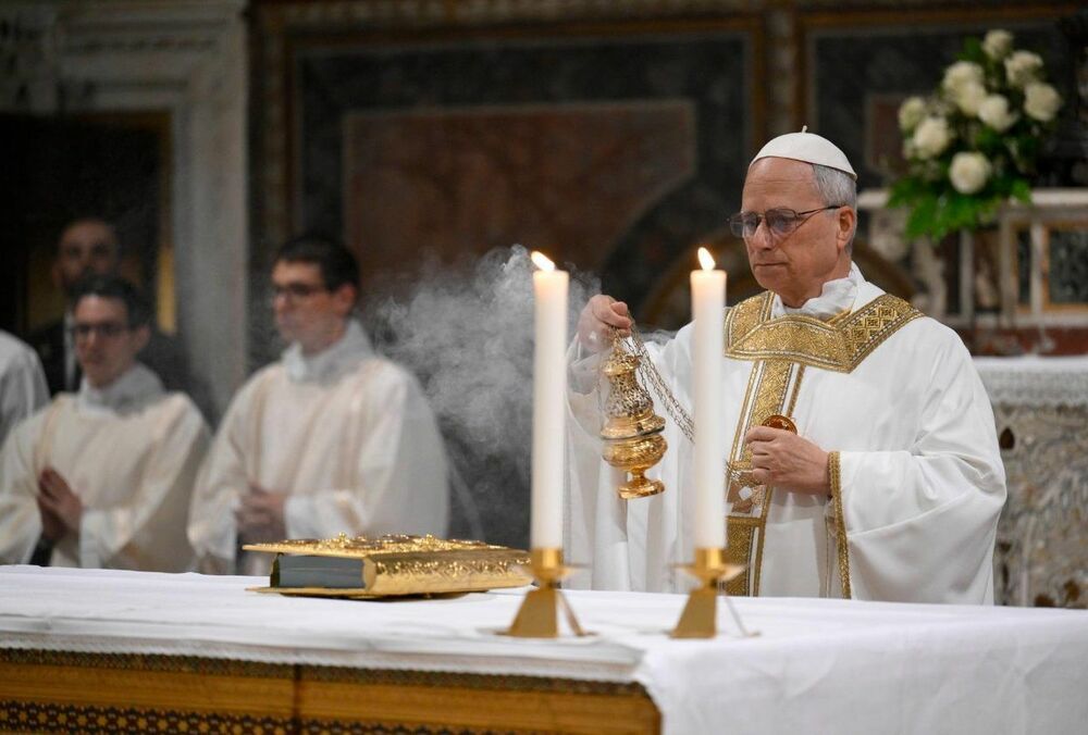 Папа Римский Лев XIV официально взошел на престол