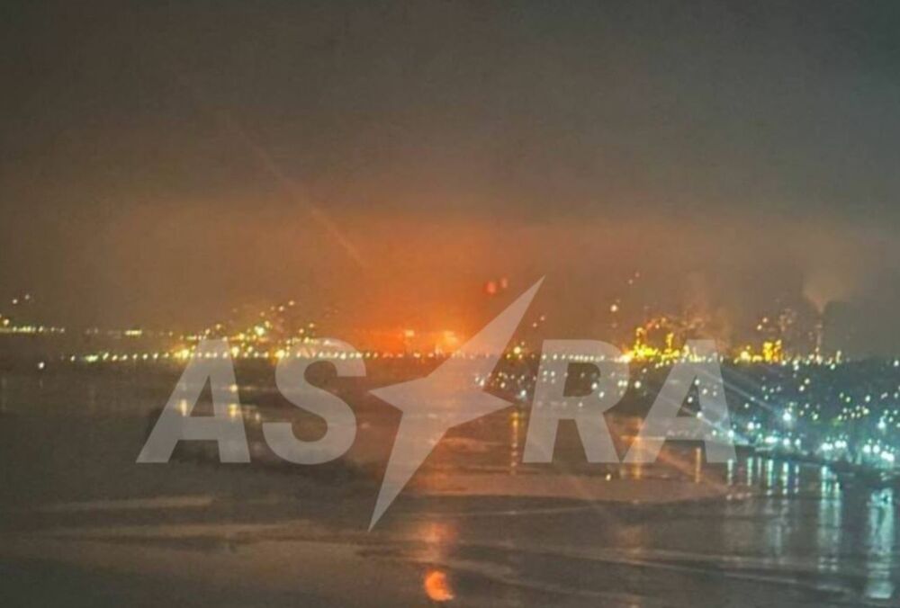 У Саратові після атаки БПЛА горить НПЗ: кадри