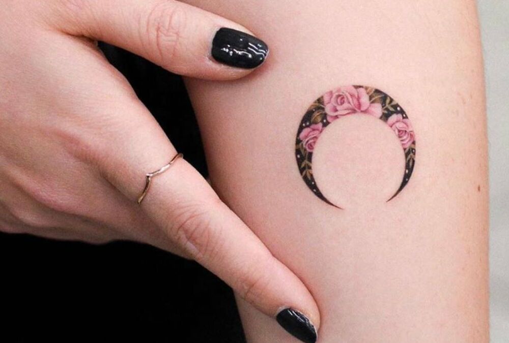 Особлива прикмета: хто з відомих людей прикрасив тіло татуюванням