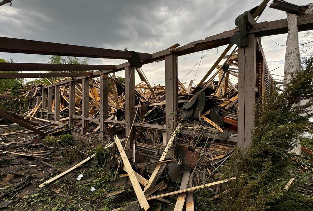 Зросла кількість загиблих через удар по базі відпочинку під Харковом