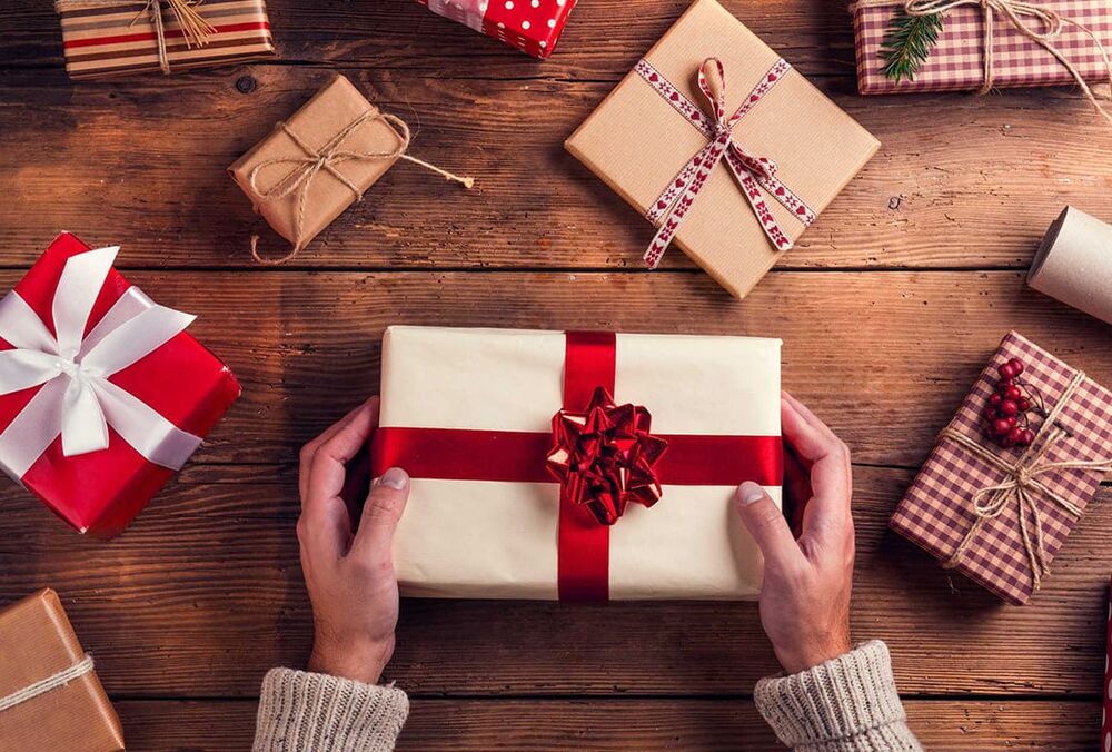 Как красиво упаковать подарок: простые способы 