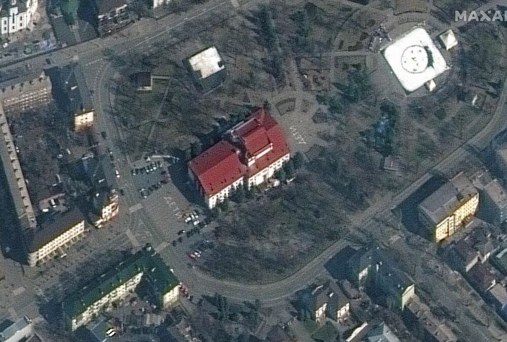 Amnesty International: россияне знали о пребывании мирного населения в драмтеатре Мариуполя