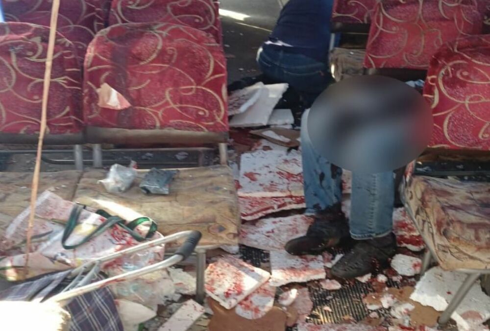 Росіяни повторно атакували автобус під Херсоном, коли копи діставали тіла загиблих через ранкову атаку