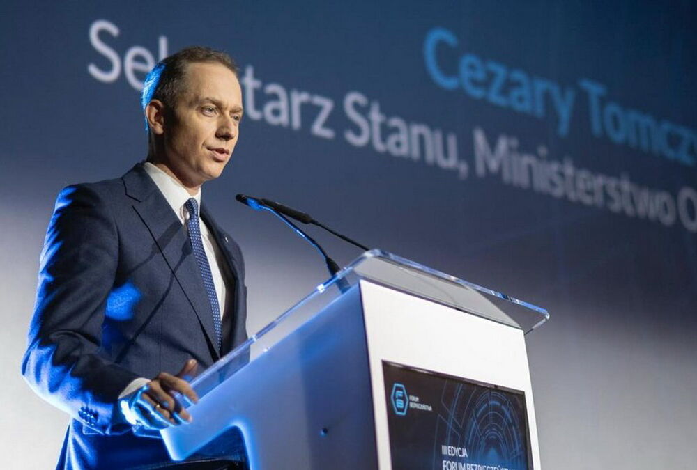 Варшава заявила, что Украина может бить польским оружием по целям в России