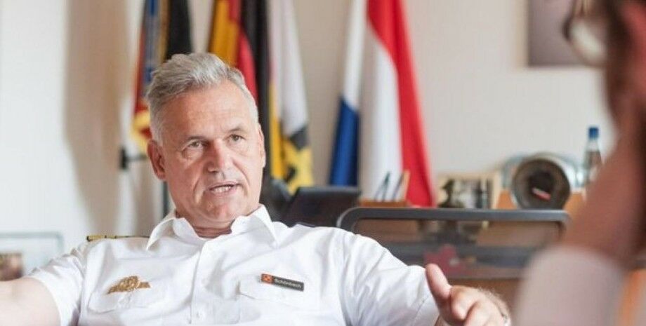 После заявления о Крыме глава ВМС Германии подал в отставку После заявления о Крыме глава ВМС Германии подал в отставку