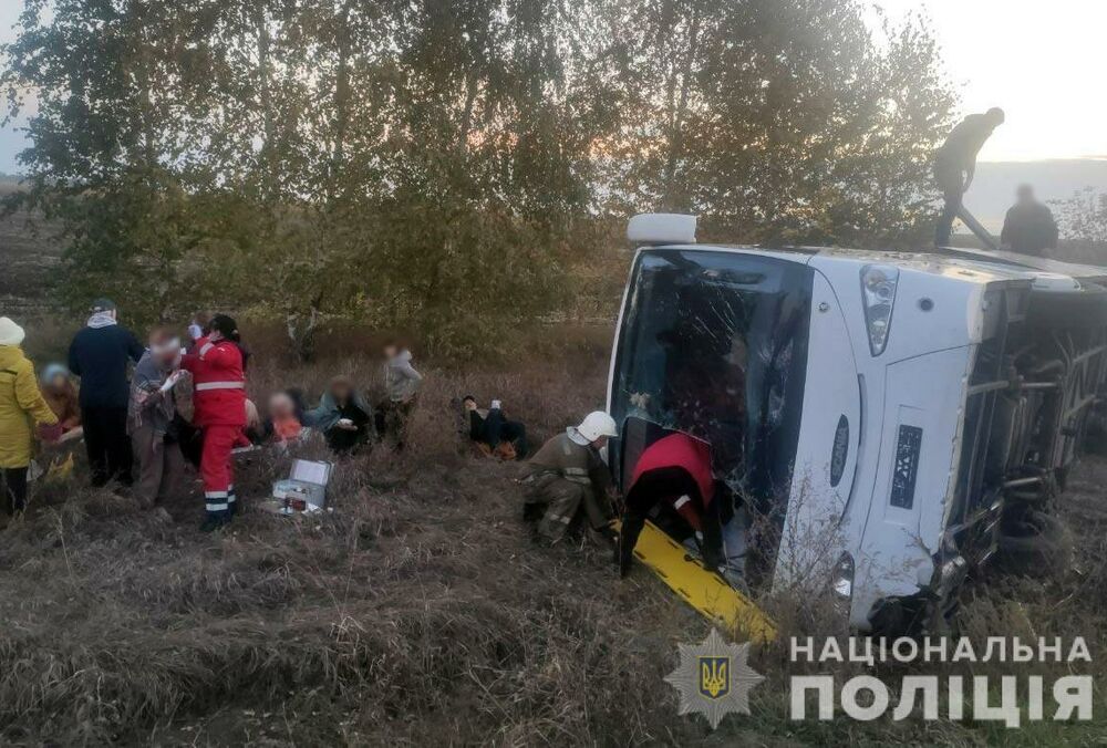 В Полтавской области перевернулся автобус с пассажирами