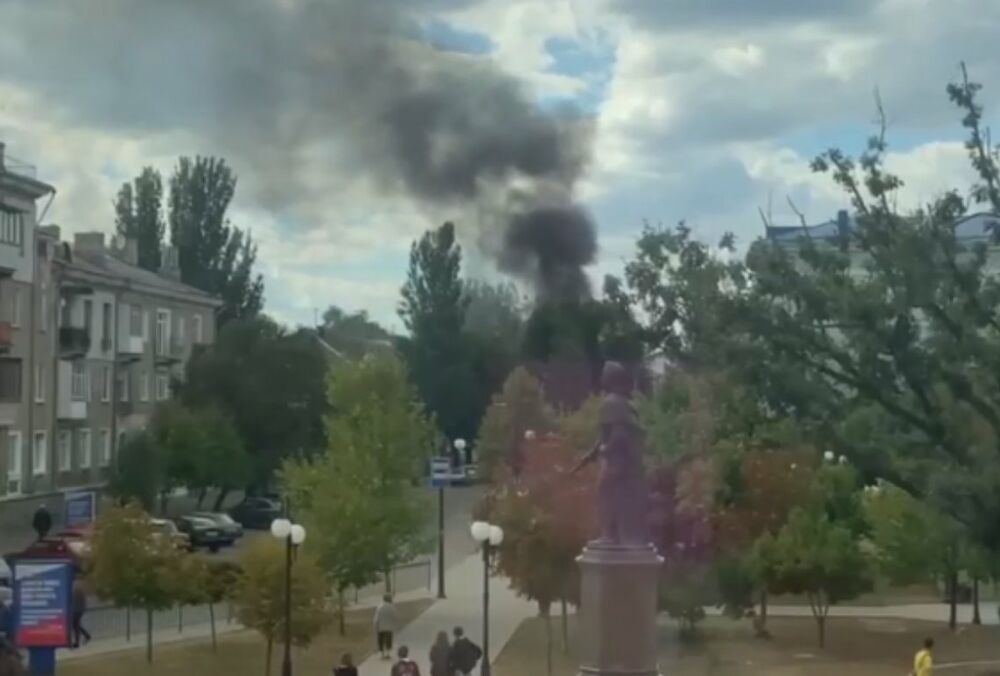 В Бердянске взорвали авто ”коменданта города”, он в реанимации