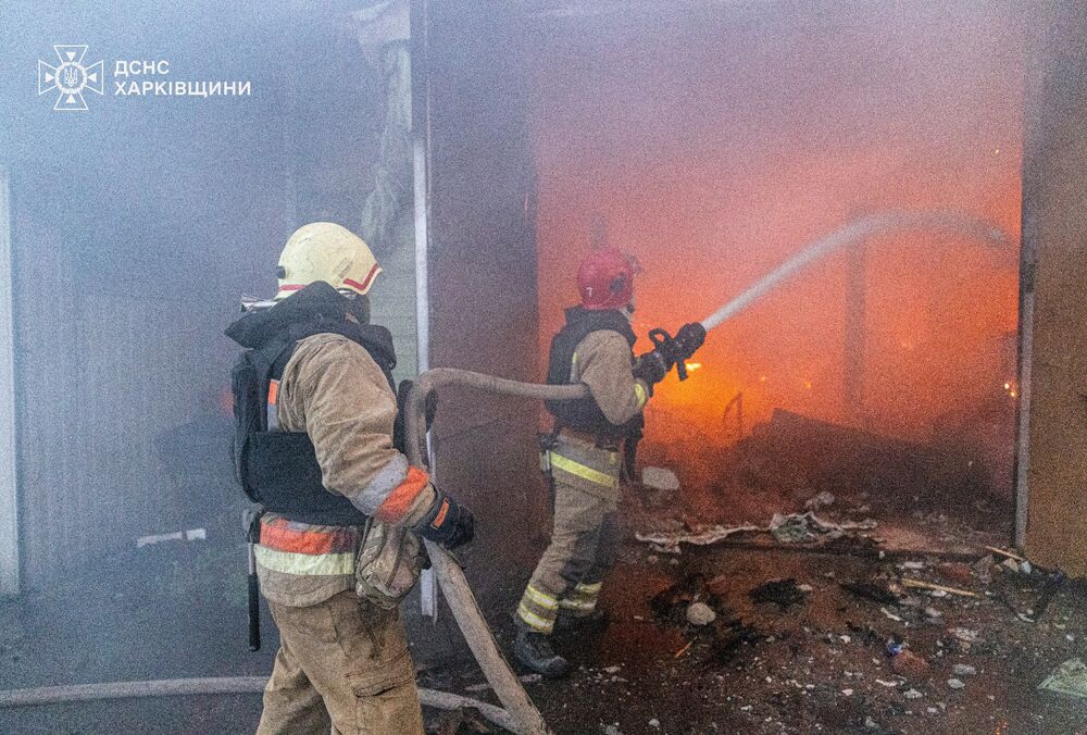 Спасатели показали последствия российских обстрелов Харькова и области